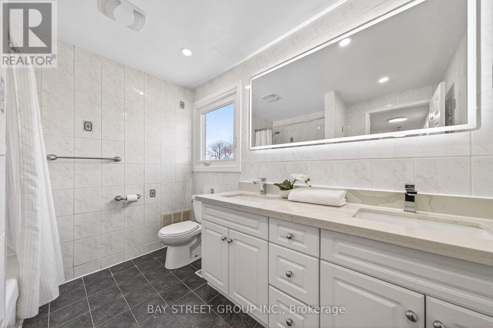 33 Winborne Drive, Vaughan, Ontario  L4J 2R8 - Photo 26 - N13039024