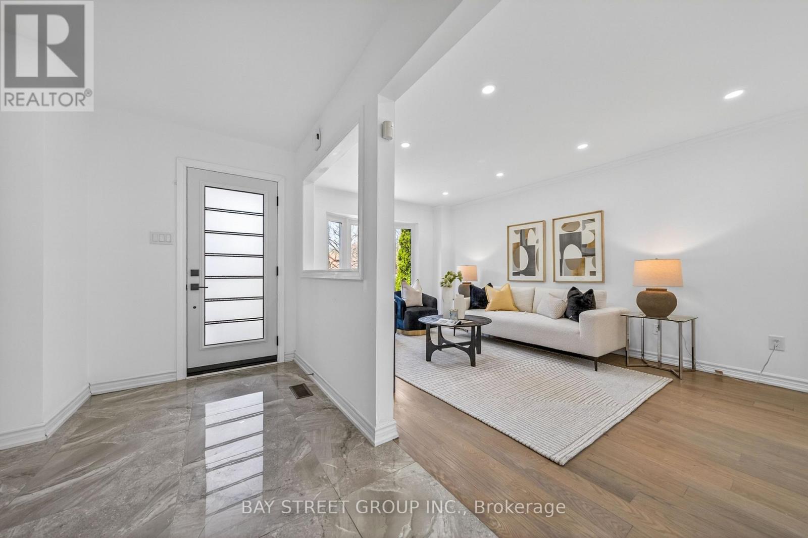 33 Winborne Drive, Vaughan, Ontario  L4J 2R8 - Photo 4 - N13039024