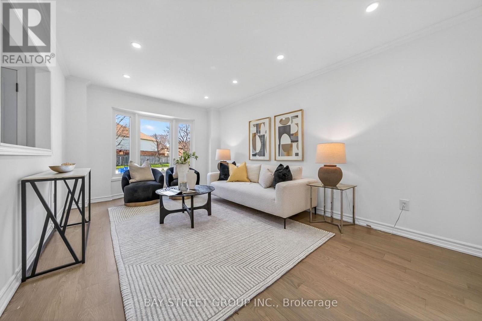 33 Winborne Drive, Vaughan, Ontario  L4J 2R8 - Photo 5 - N13039024