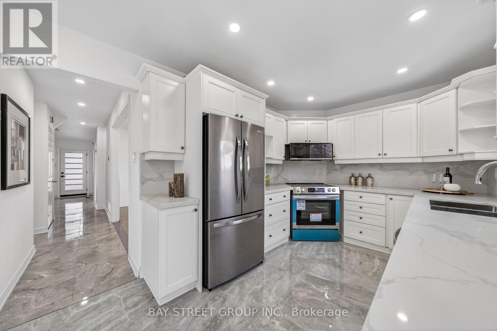 33 Winborne Drive, Vaughan, Ontario  L4J 2R8 - Photo 9 - N13039024