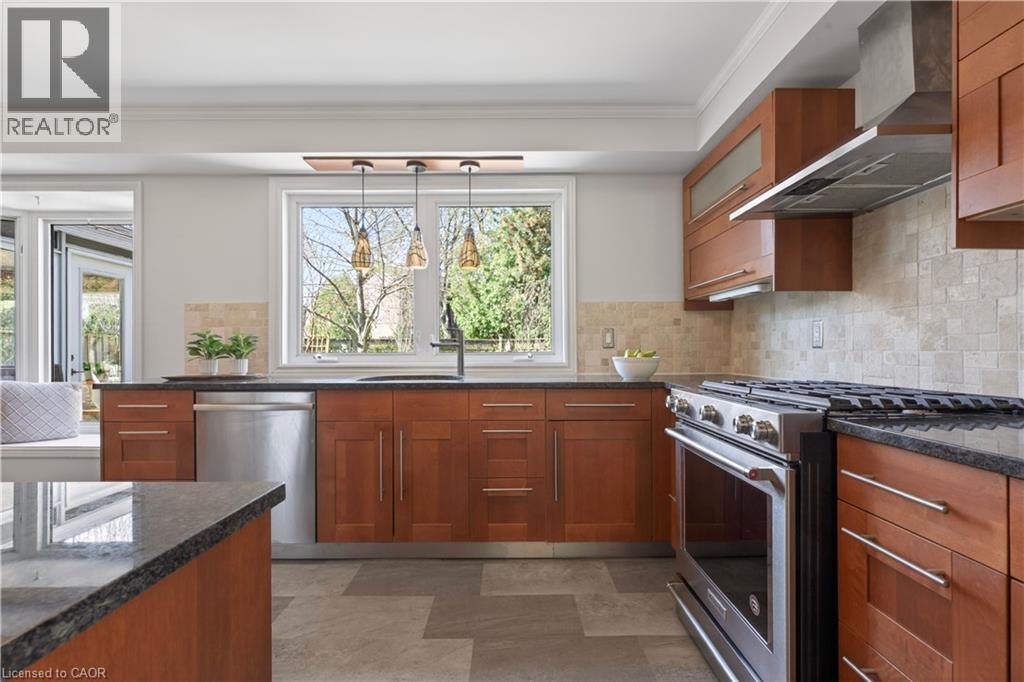 2391 Arnold Crescent, Burlington, Ontario  L7F 4J2 - Photo 13 - 40823719