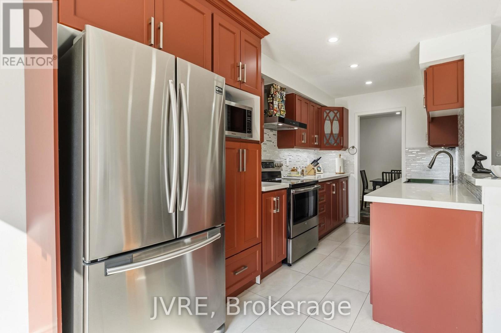 2918 Westbury Court, Mississauga, Ontario  L5M 6B2 - Photo 10 - W13039034