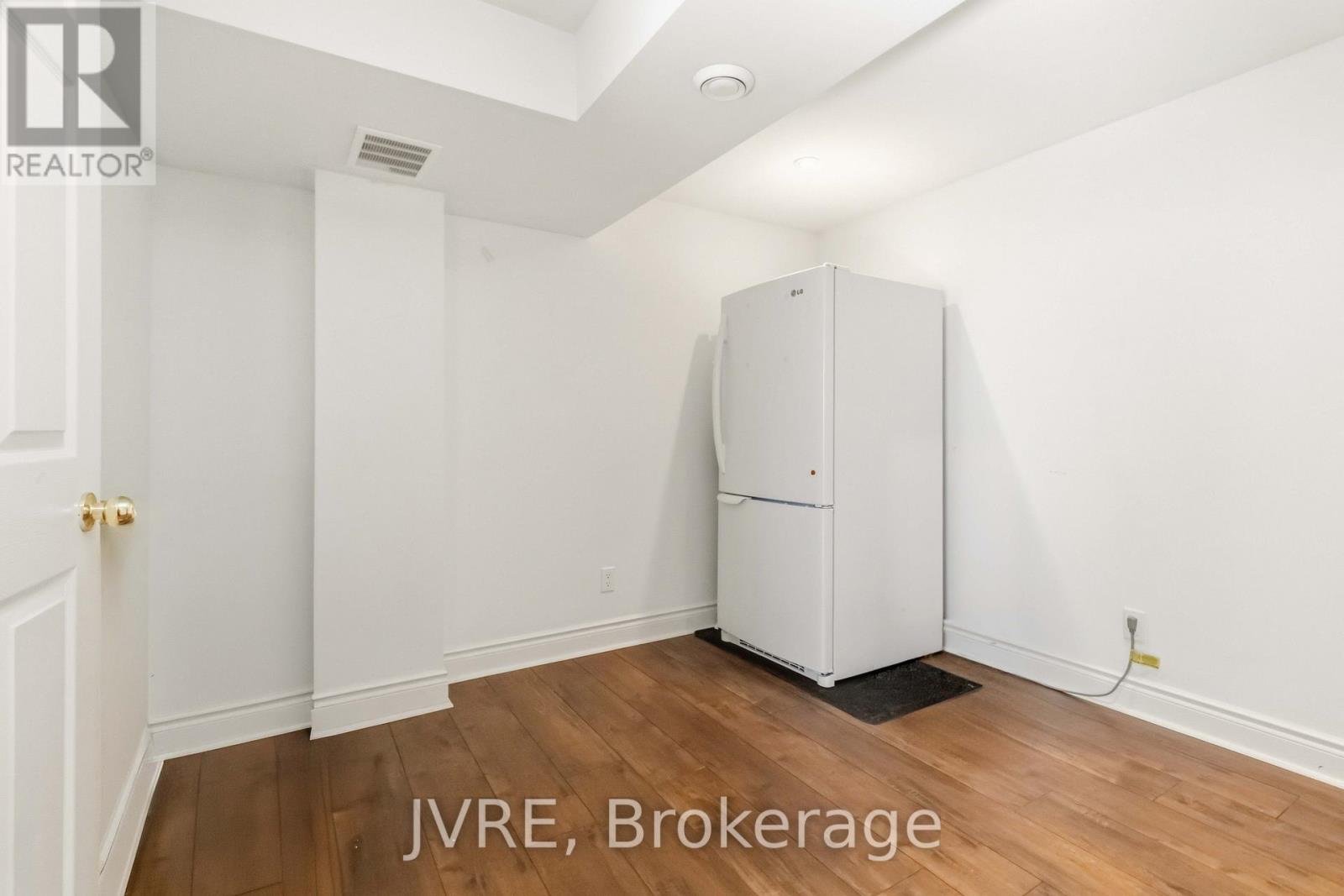 2918 Westbury Court, Mississauga, Ontario  L5M 6B2 - Photo 25 - W13039034