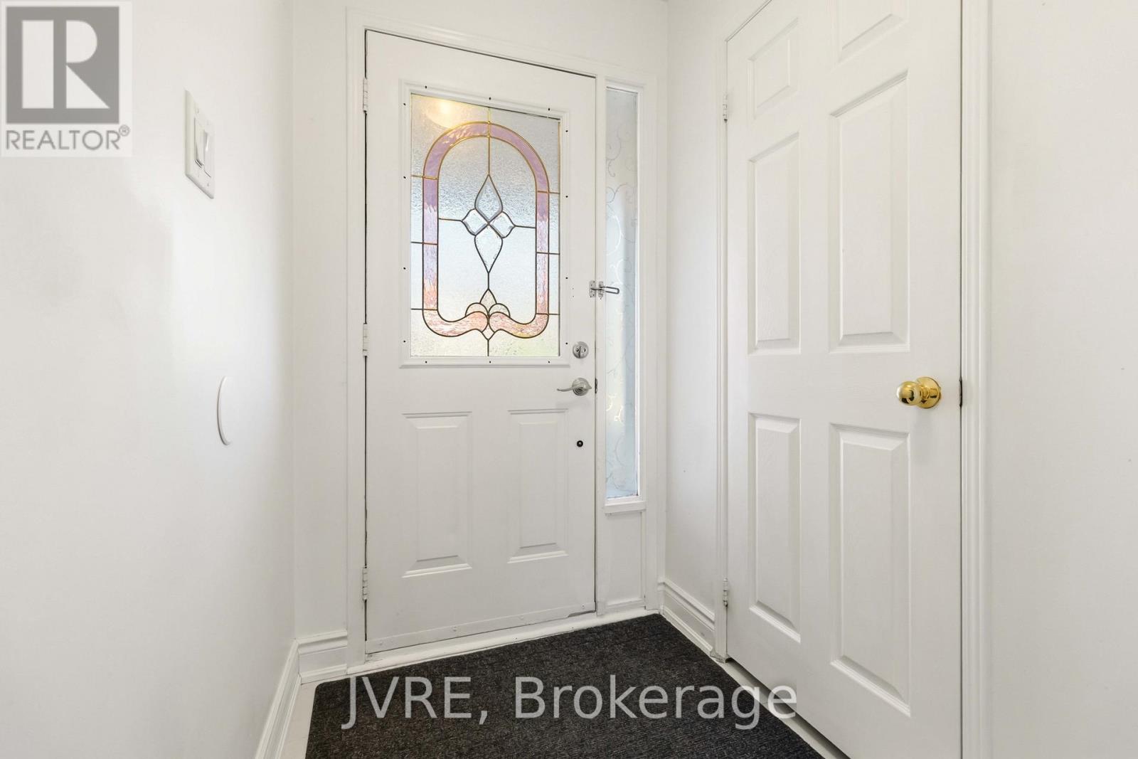 2918 Westbury Court, Mississauga, Ontario  L5M 6B2 - Photo 3 - W13039034