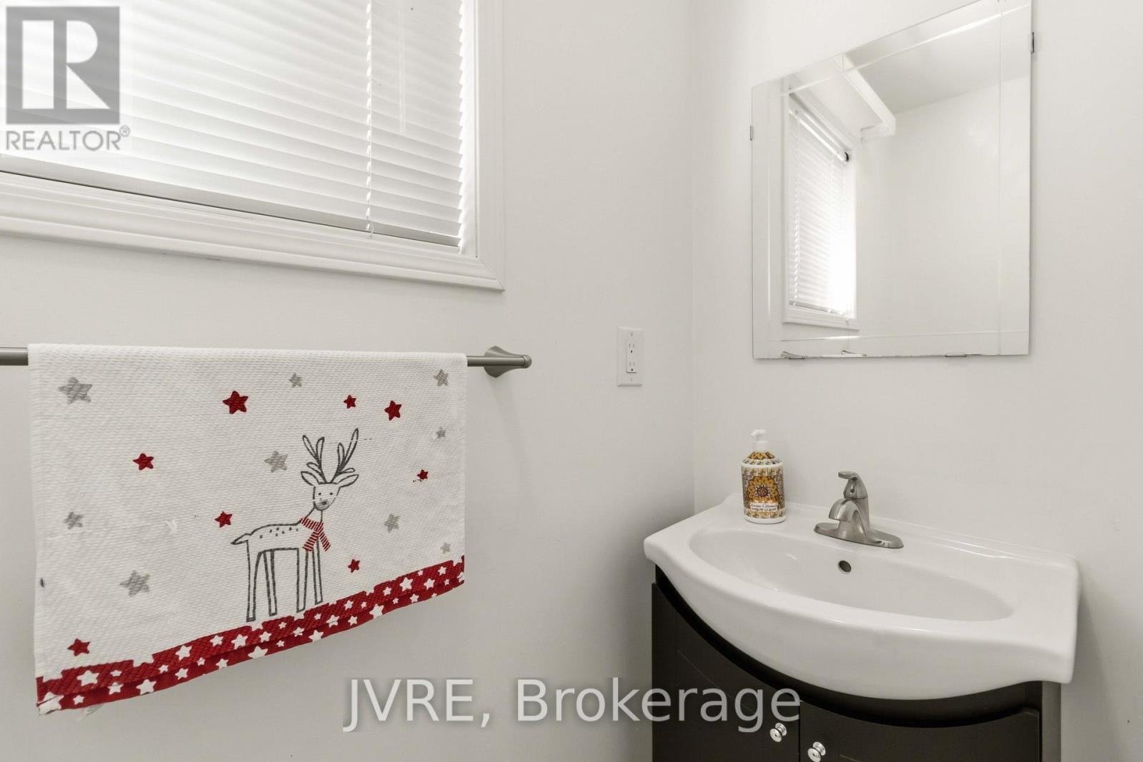 2918 Westbury Court, Mississauga, Ontario  L5M 6B2 - Photo 4 - W13039034