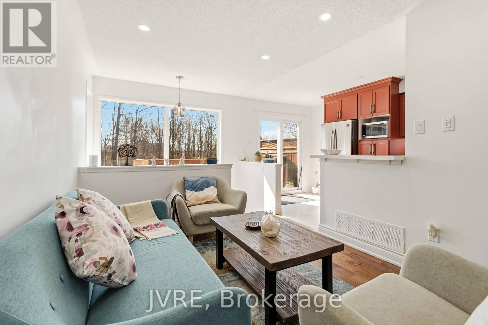 2918 Westbury Court, Mississauga, Ontario  L5M 6B2 - Photo 7 - W13039034