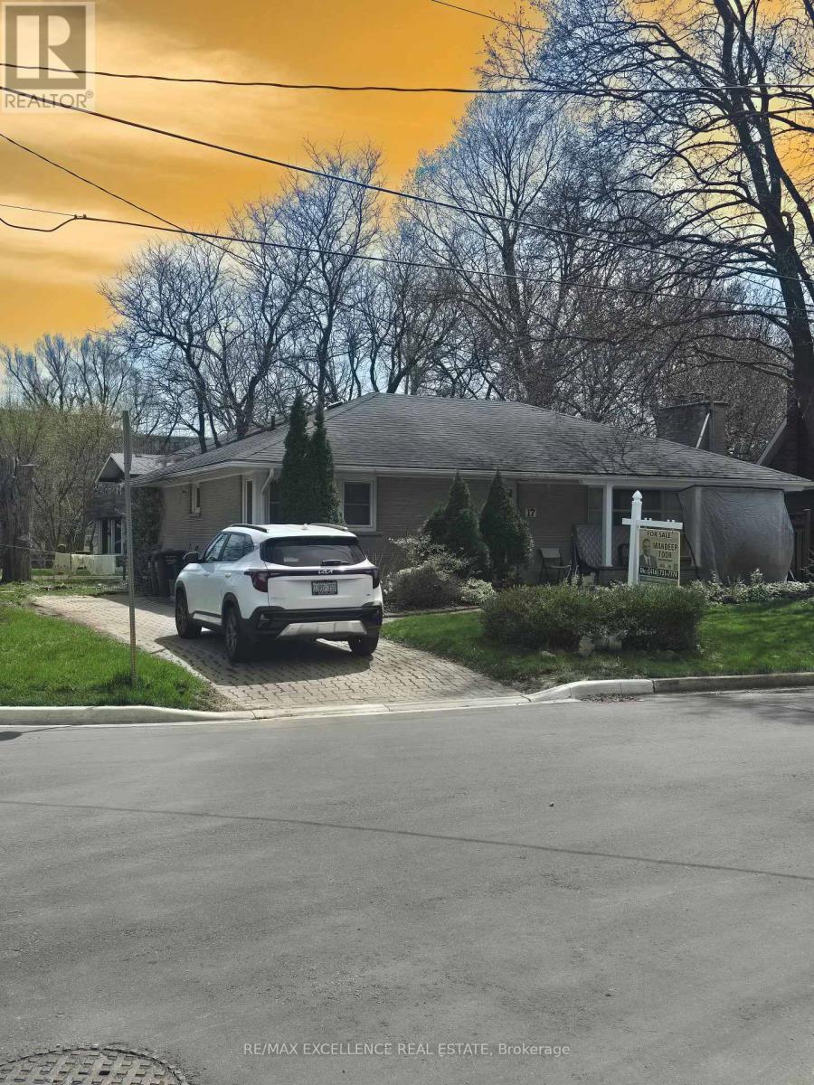 17 Armstrong Street, Brampton, Ontario  L6W 1W7 - Photo 4 - W13039044