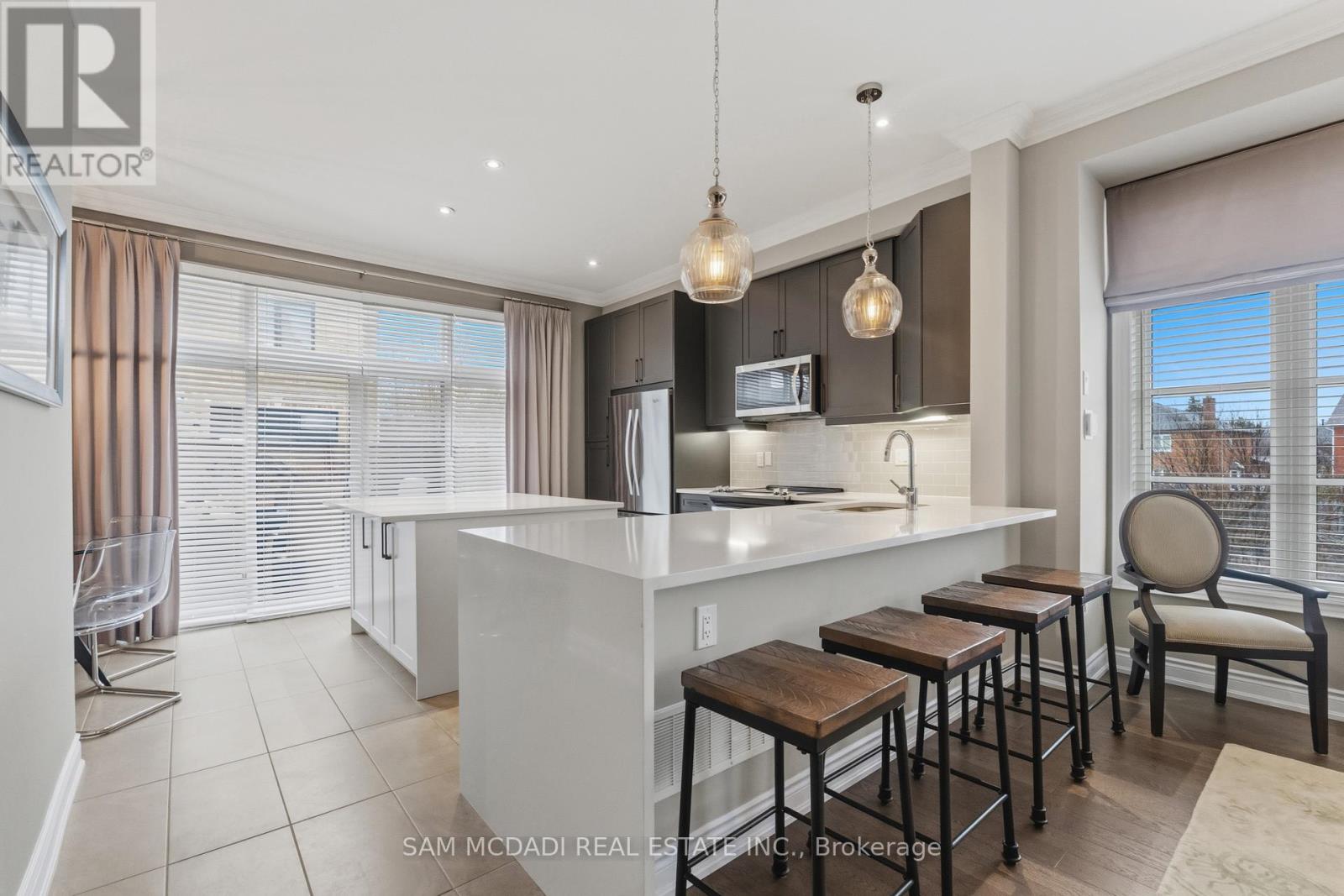 2029 Queensborough Gate, Mississauga, Ontario  L5M 0Y1 - Photo 14 - W13039116