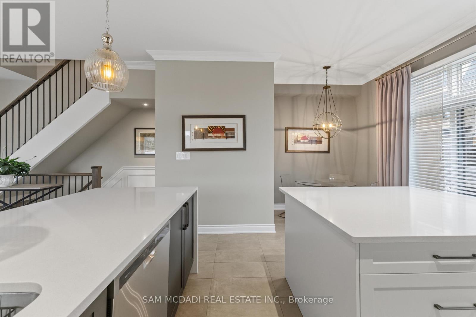 2029 Queensborough Gate, Mississauga, Ontario  L5M 0Y1 - Photo 17 - W13039116