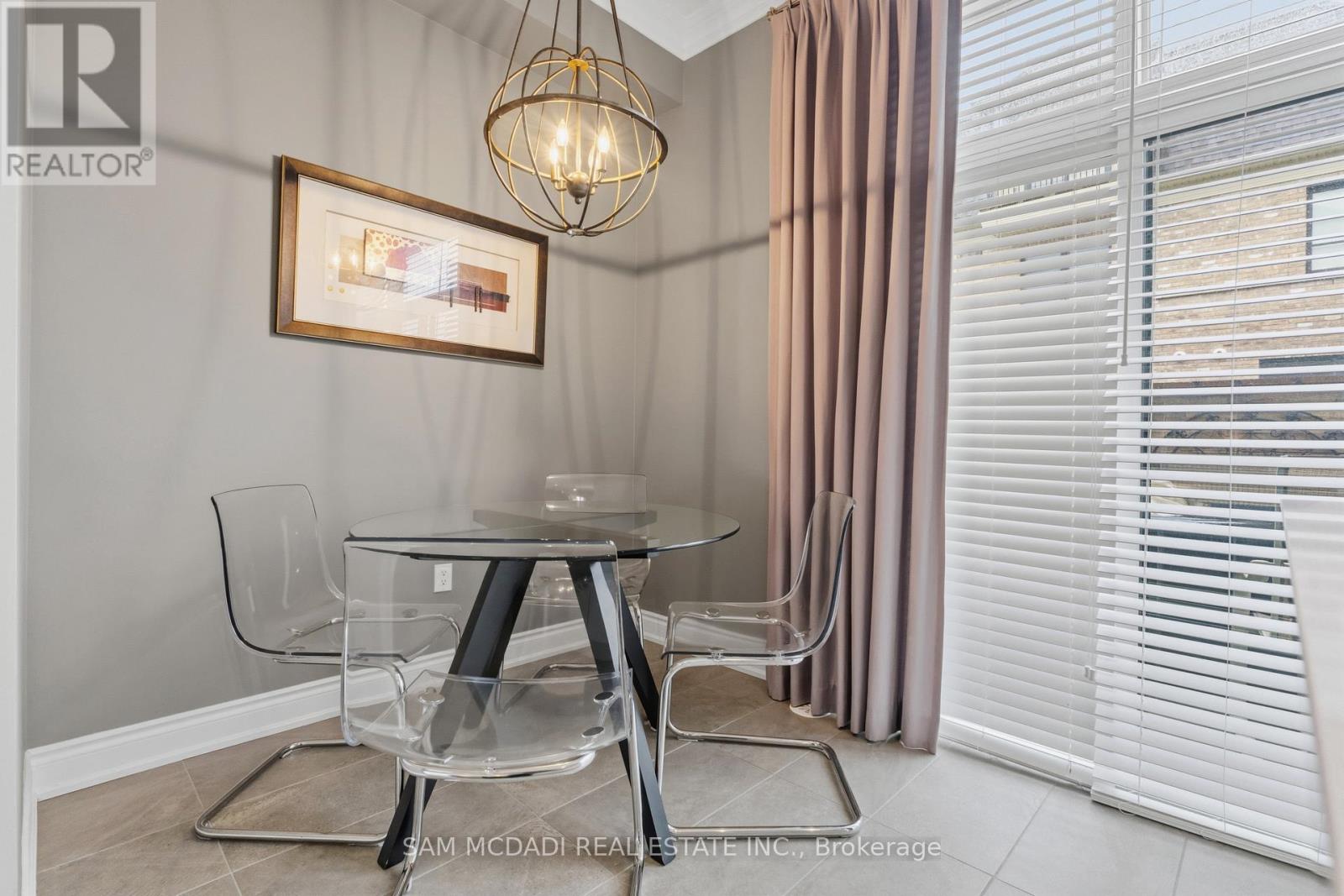 2029 Queensborough Gate, Mississauga, Ontario  L5M 0Y1 - Photo 18 - W13039116