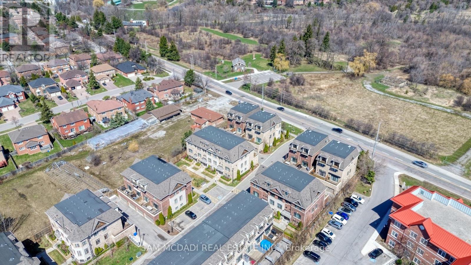 2029 Queensborough Gate, Mississauga, Ontario  L5M 0Y1 - Photo 35 - W13039116