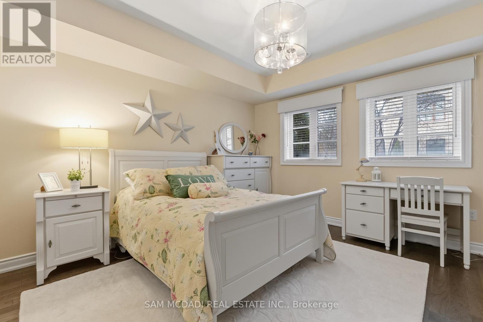 2029 Queensborough Gate, Mississauga, Ontario  L5M 0Y1 - Photo 5 - W13039116