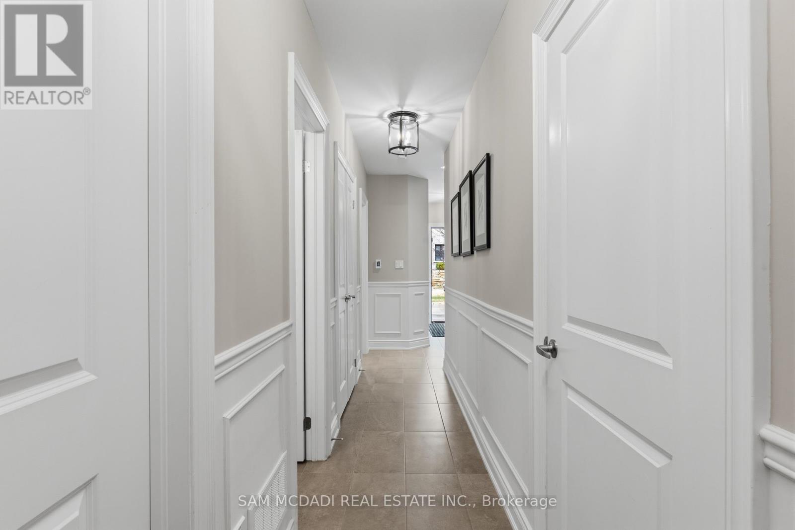 2029 Queensborough Gate, Mississauga, Ontario  L5M 0Y1 - Photo 9 - W13039116