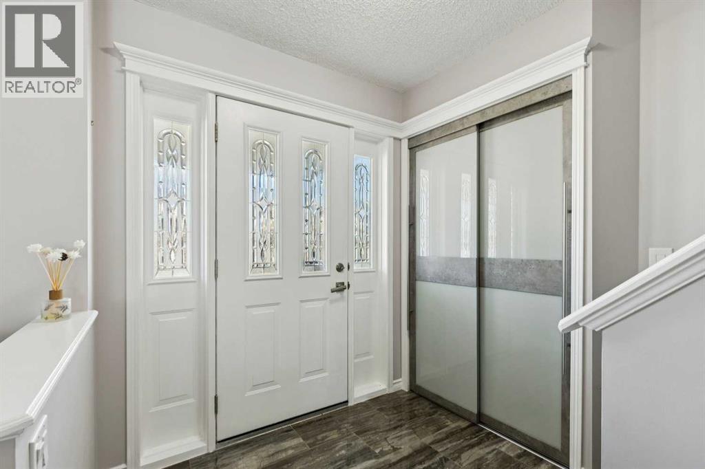 178 Evansmeade Common NW, Calgary, Alberta  T3P 1E8 - Photo 2 - A2299058