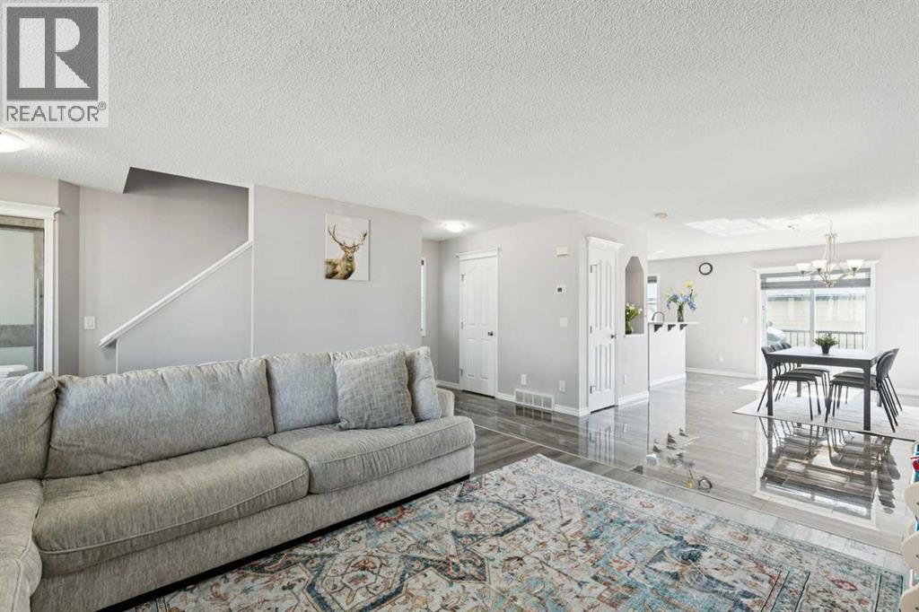 178 Evansmeade Common NW, Calgary, Alberta  T3P 1E8 - Photo 7 - A2299058