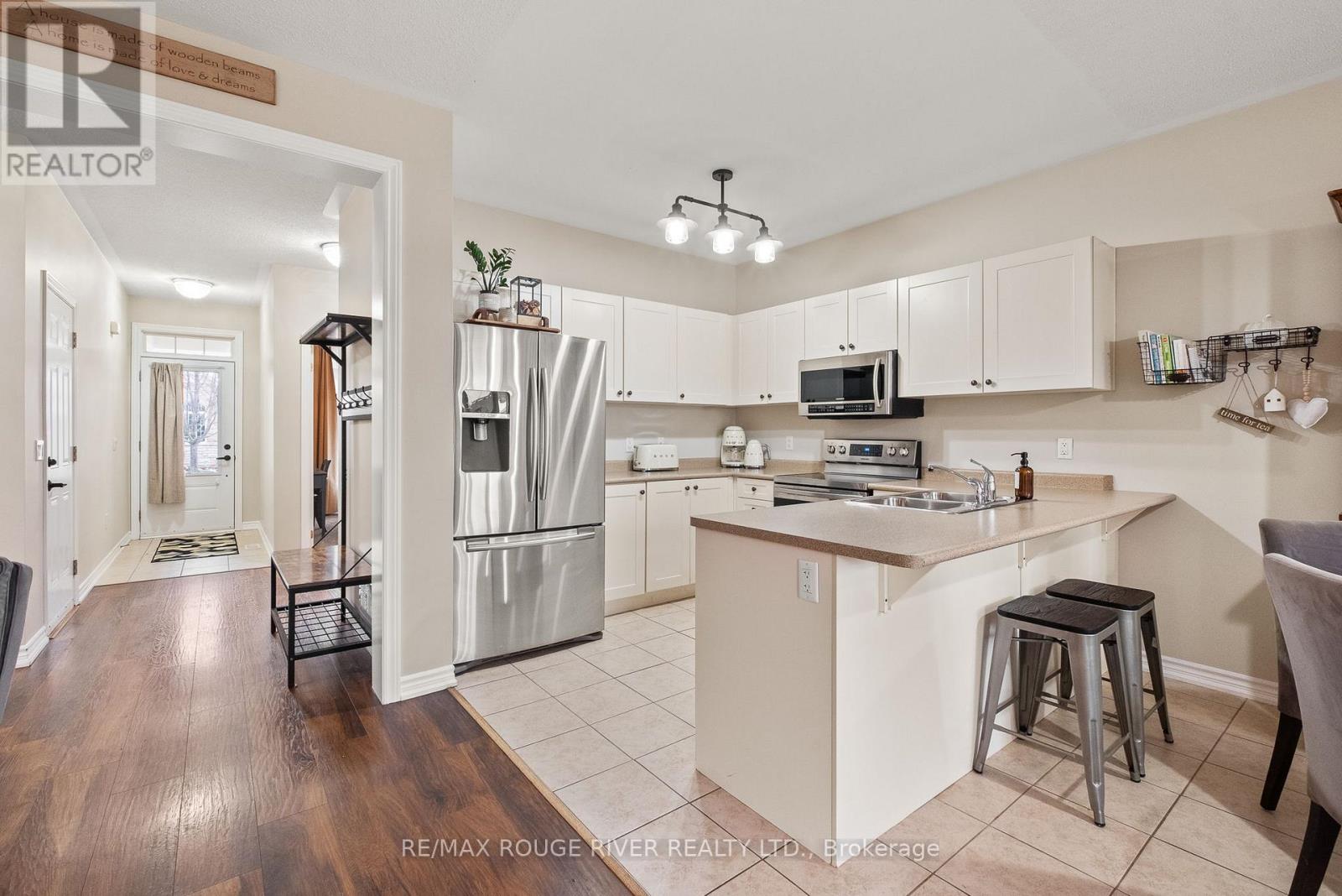 657 Prince Of Wales Drive, Cobourg, Ontario  K9A 0C9 - Photo 6 - X12702266