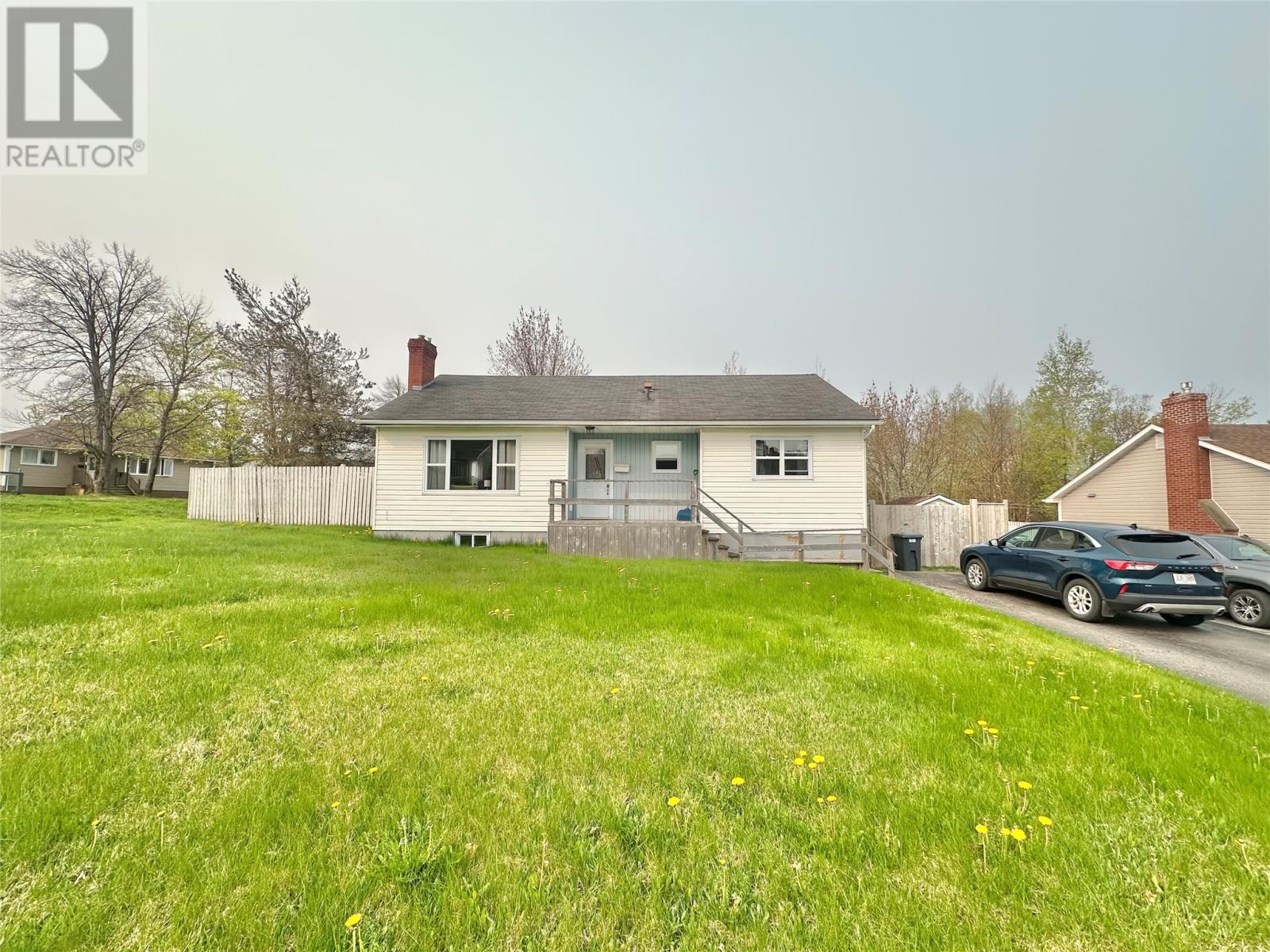 5 Willow Road, Grand Falls-Windsor, Newfoundland & Labrador