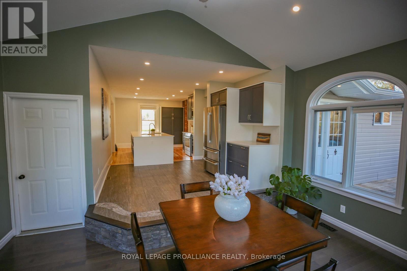 1379 County Road 2 Road W, Elizabethtown-Kitley, Ontario  K6V 7C5 - Photo 11 - X13039210