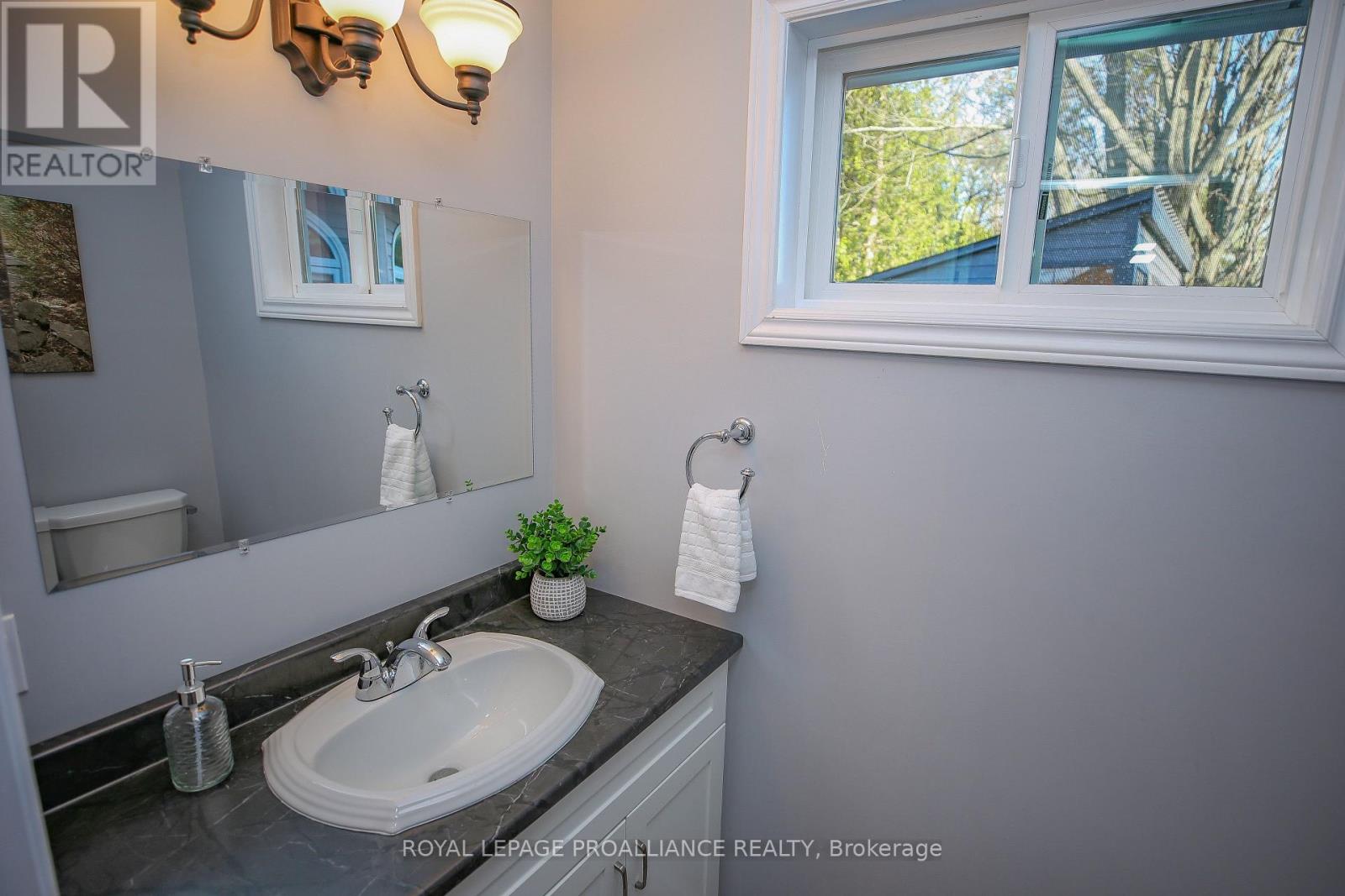 1379 County Road 2 Road W, Elizabethtown-Kitley, Ontario  K6V 7C5 - Photo 14 - X13039210