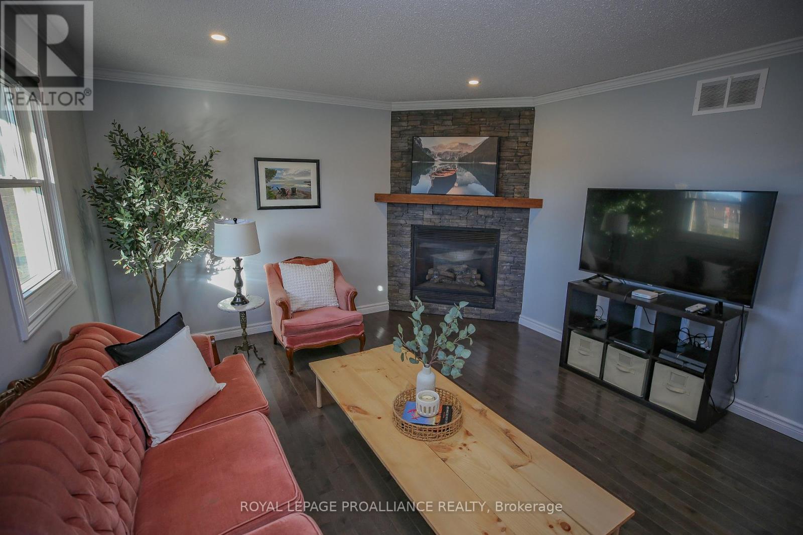 1379 County Road 2 Road W, Elizabethtown-Kitley, Ontario  K6V 7C5 - Photo 4 - X13039210