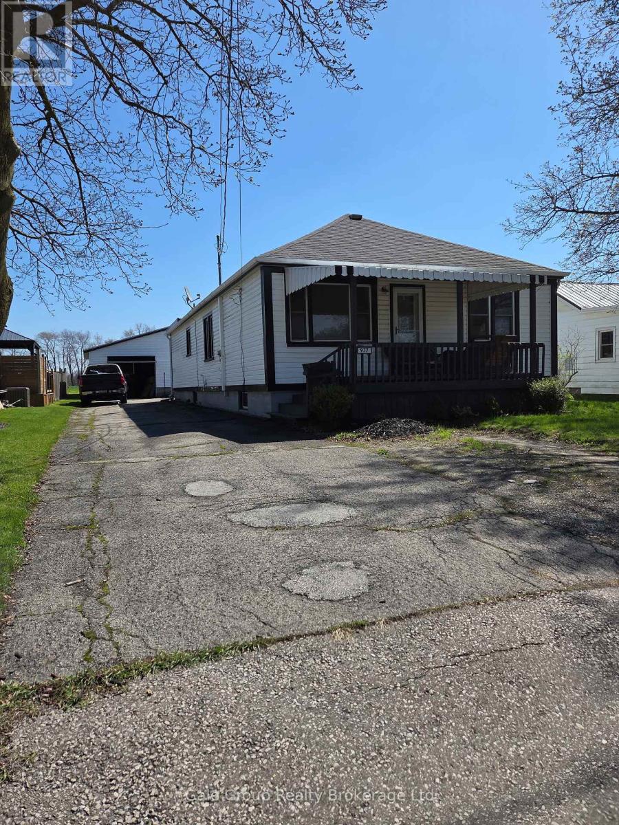 977 Norfolk Street N, Norfolk, Ontario N3Y 3R9 - Photo 2 - X13039208