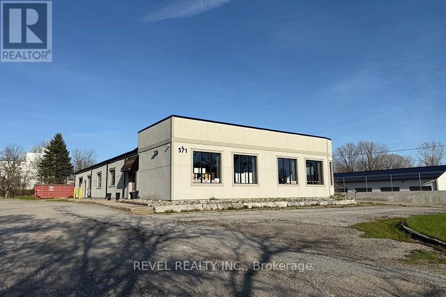 571 BANK STREET, Norfolk, Ontario