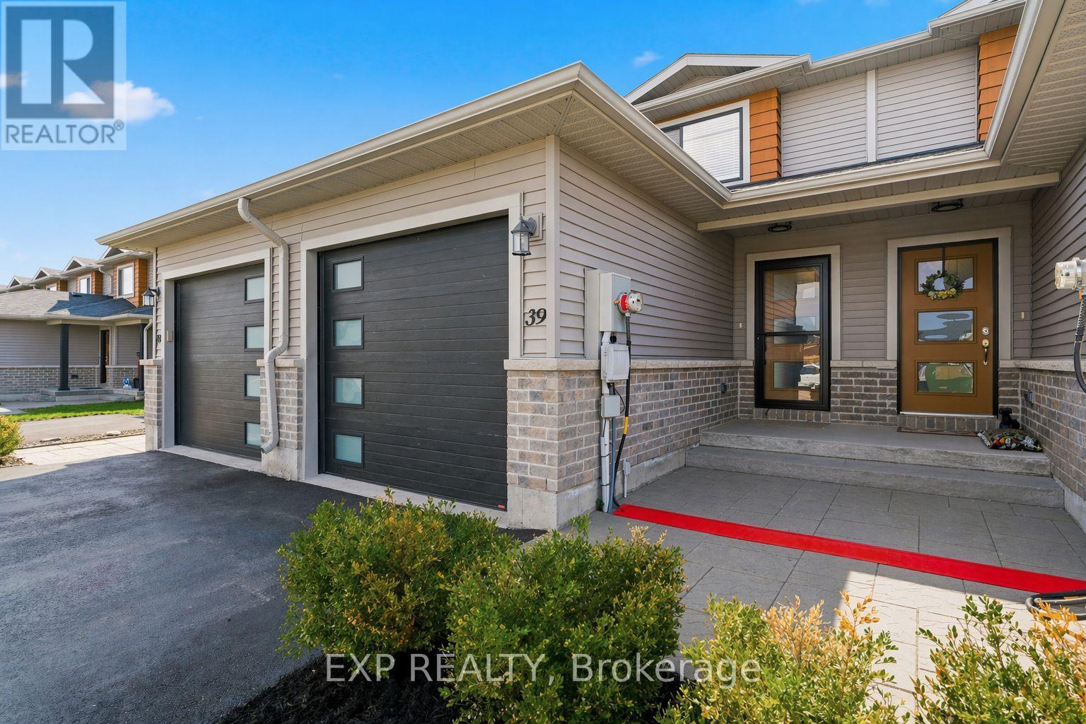 39 Ridgeway Place, Belleville, Ontario  K8P 5G3 - Photo 4 - X13038334