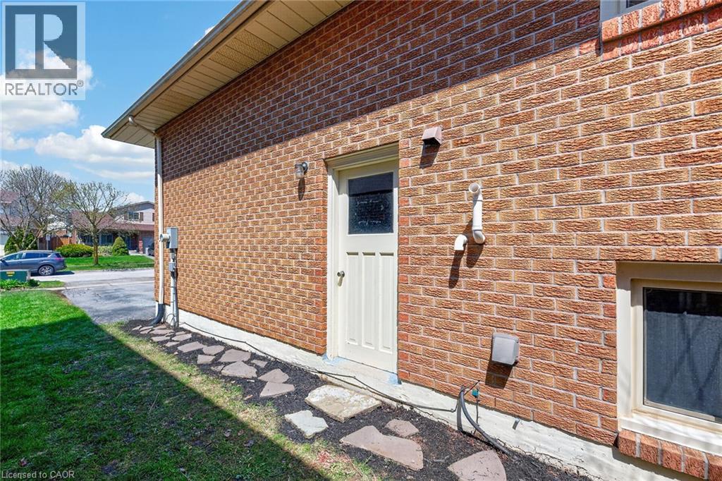 22 Vance Crescent, Waterdown, Ontario  L8B 0B8 - Photo 49 - 40822885