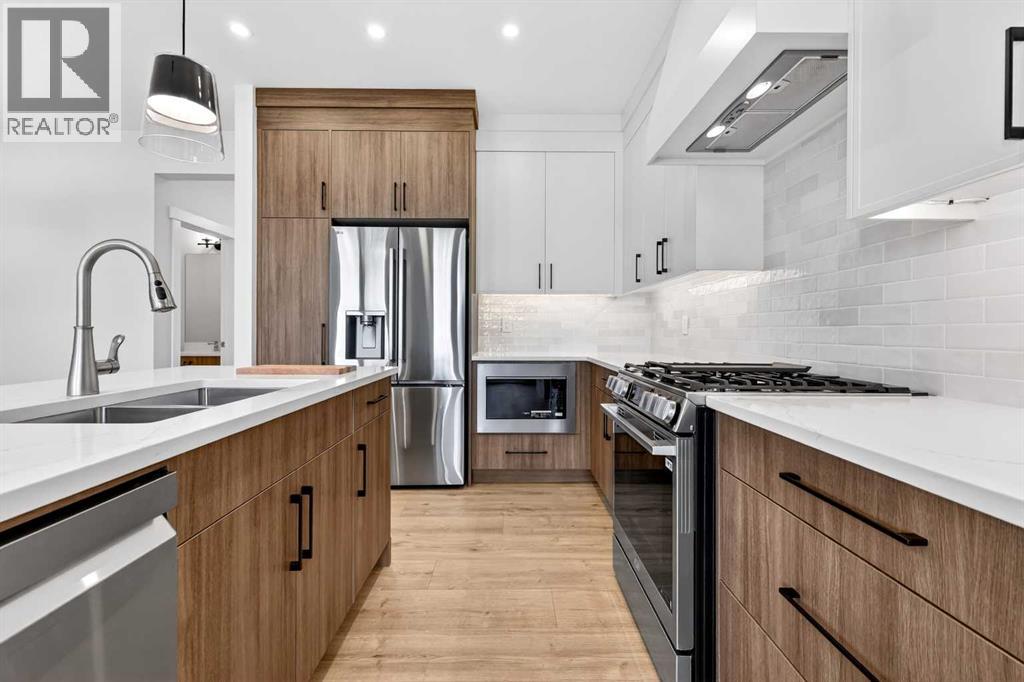 2012 37 Avenue SW, Calgary, Alberta  T2T 2H5 - Photo 12 - A2302866