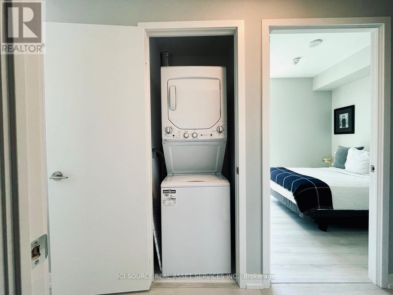 2206 - 33 Helendale Avenue, Toronto (Yonge-Eglinton), Ontario  M4R 0A4 - Photo 14 - C13039214