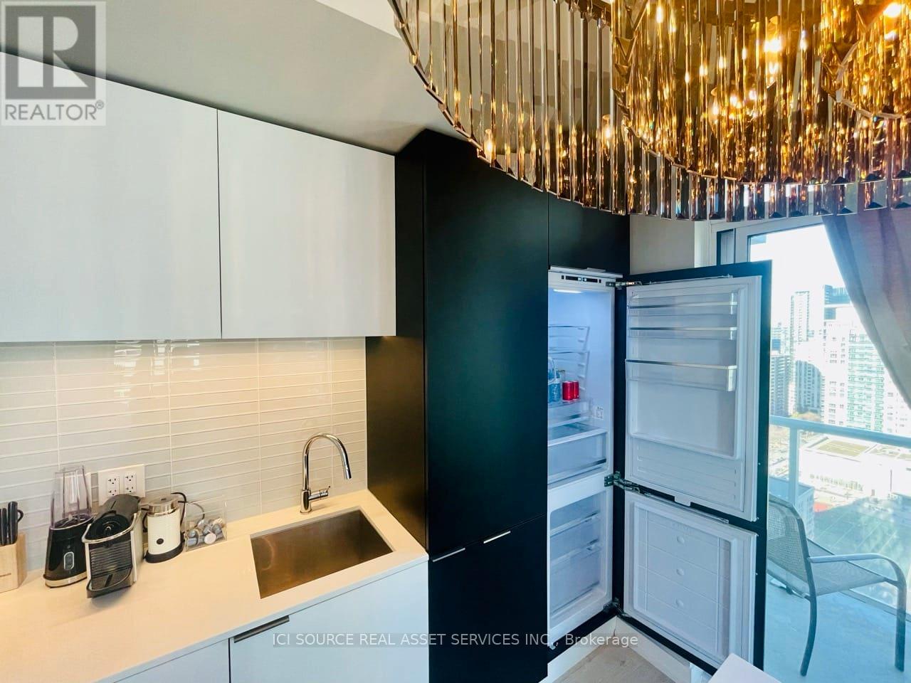 2206 - 33 Helendale Avenue, Toronto (Yonge-Eglinton), Ontario  M4R 0A4 - Photo 24 - C13039214