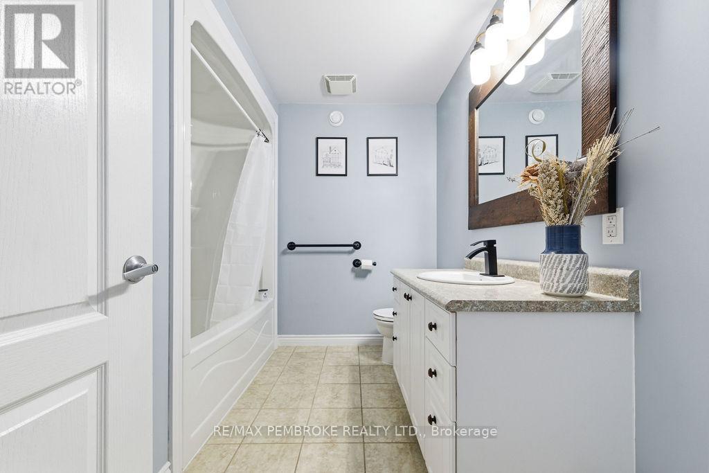 15 Samuel St Street, Laurentian Valley, Ontario  K8A 6W8 - Photo 10 - X13039216