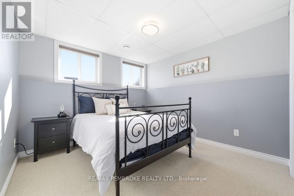 15 Samuel St Street, Laurentian Valley, Ontario  K8A 6W8 - Photo 25 - X13039216