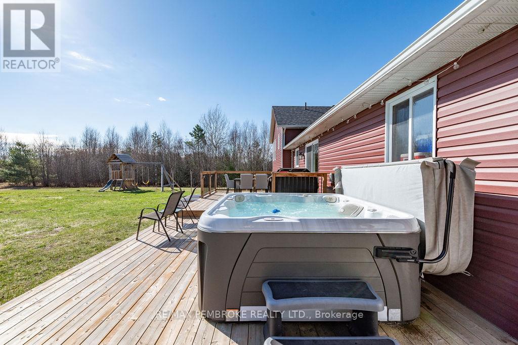 15 Samuel St Street, Laurentian Valley, Ontario  K8A 6W8 - Photo 34 - X13039216