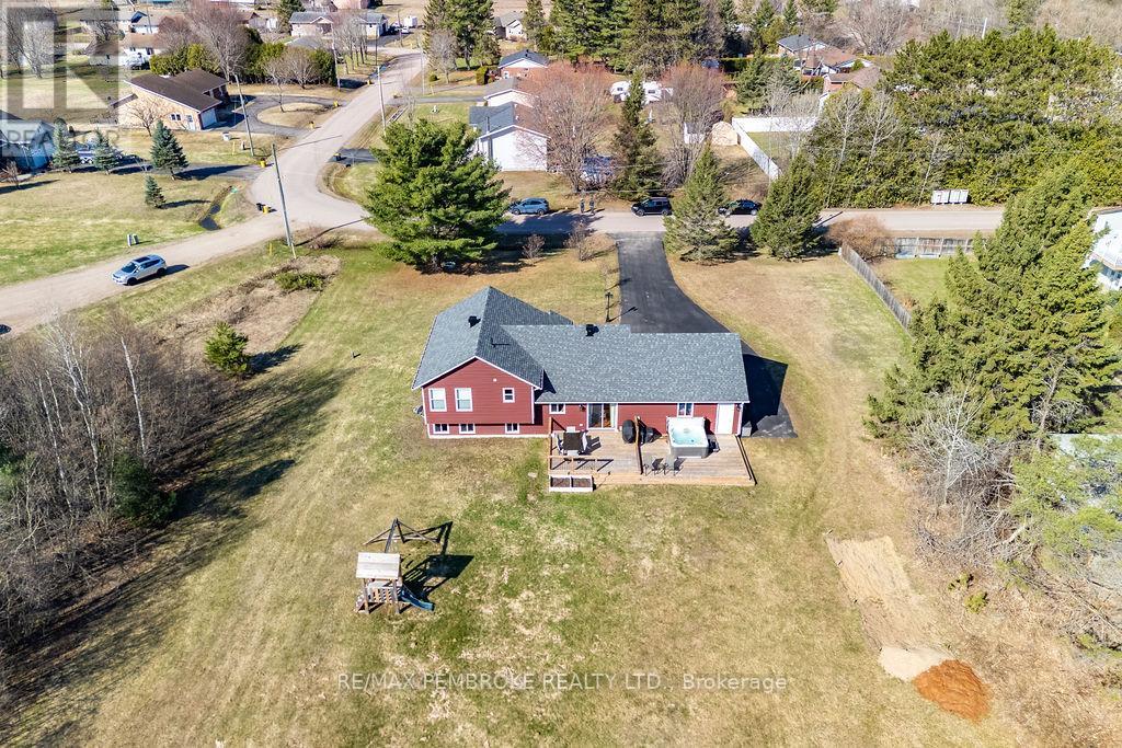 15 Samuel St Street, Laurentian Valley, Ontario  K8A 6W8 - Photo 39 - X13039216