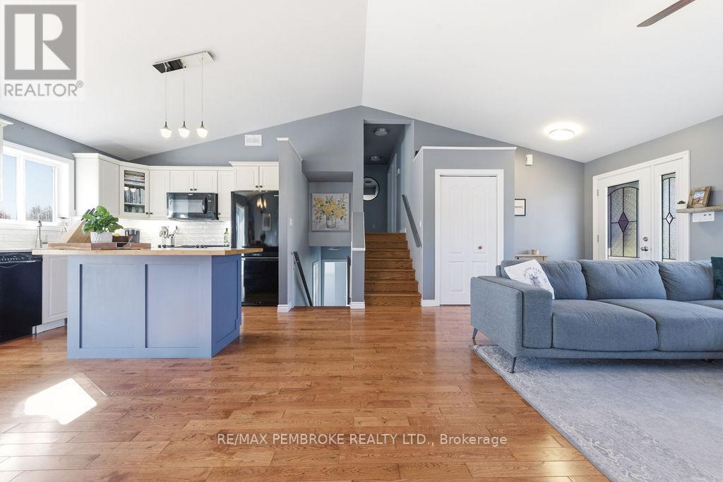 15 Samuel St Street, Laurentian Valley, Ontario  K8A 6W8 - Photo 6 - X13039216