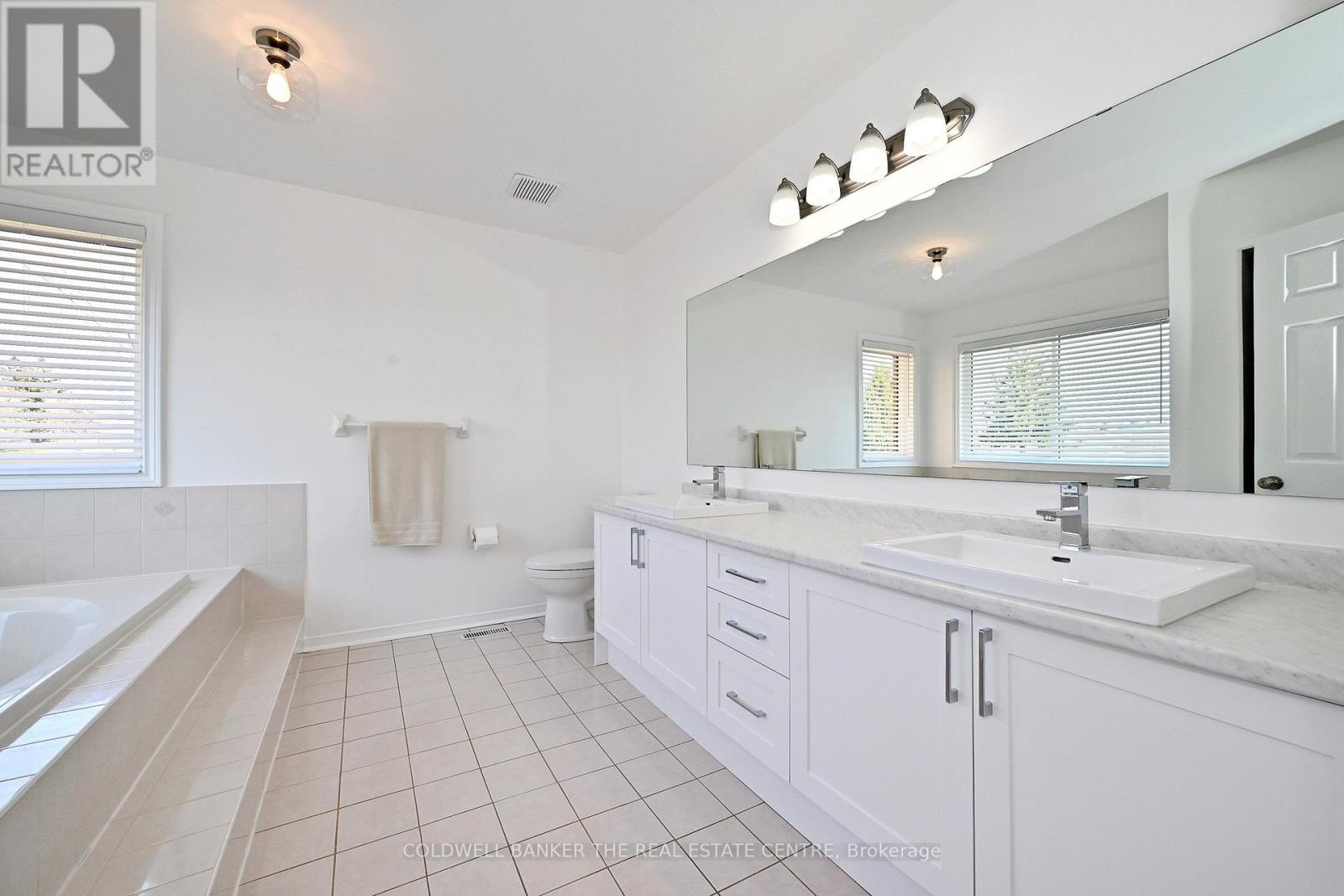 194 Chambers Crescent, Newmarket, Ontario  L3X 1T1 - Photo 30 - N13039154