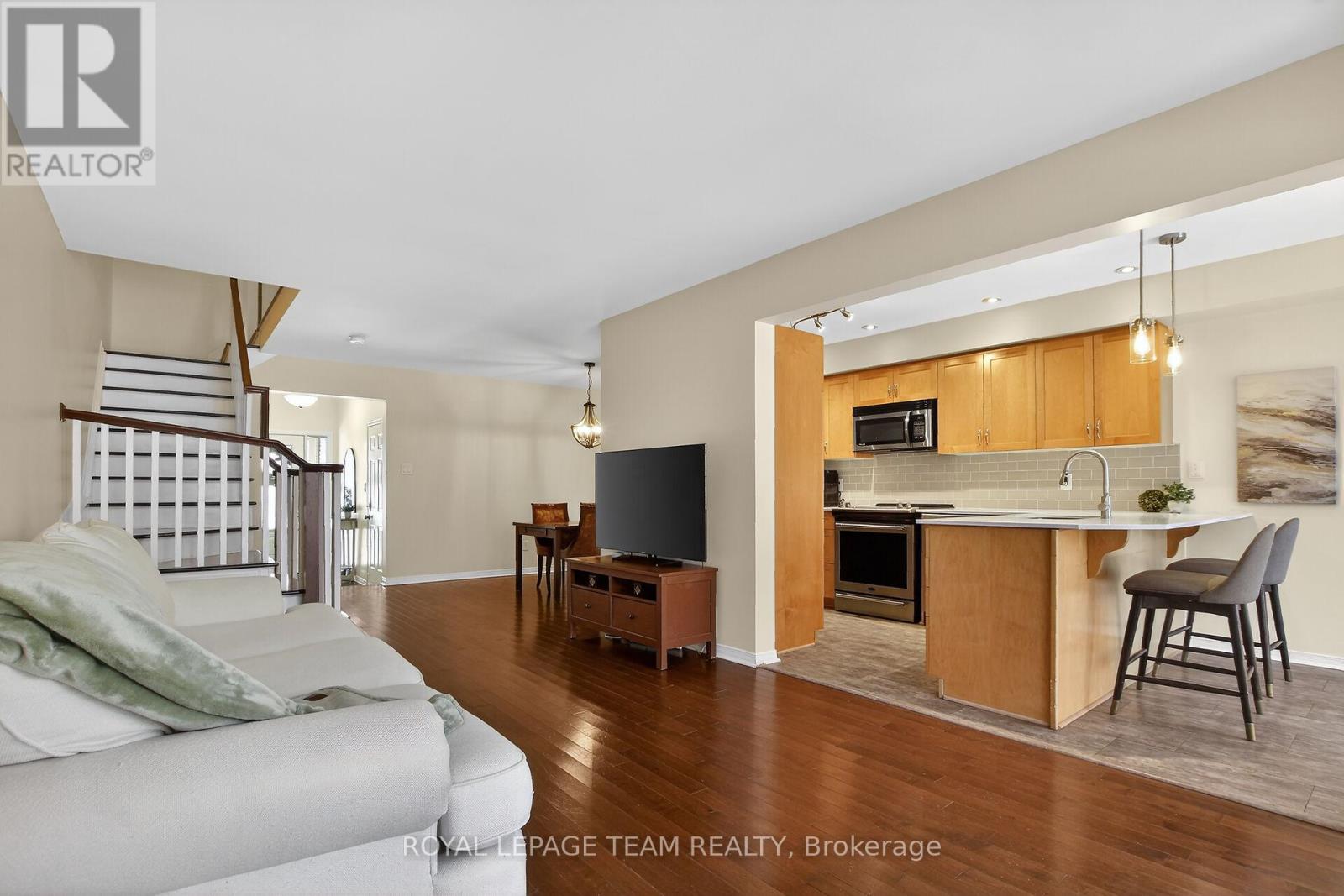 19 Goldthorpe Private, Ottawa, Ontario  K2J 5L6 - Photo 10 - X12930228