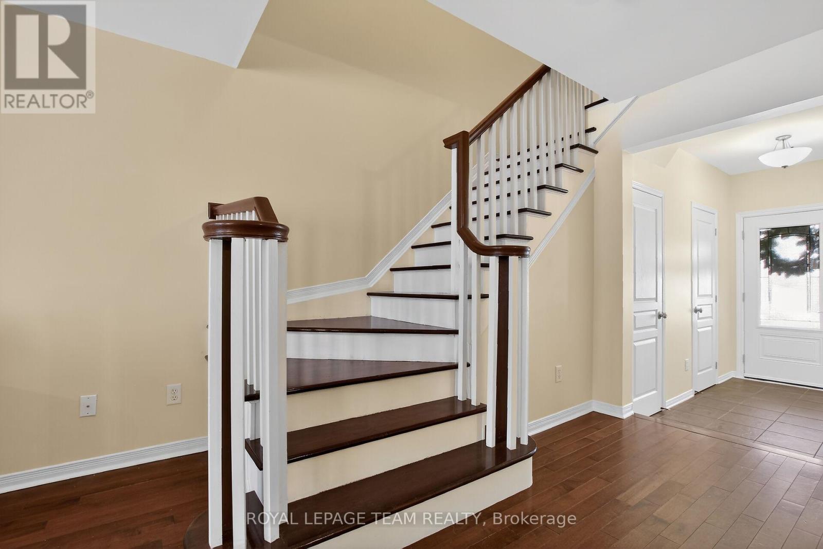 19 Goldthorpe Private, Ottawa, Ontario  K2J 5L6 - Photo 17 - X12930228