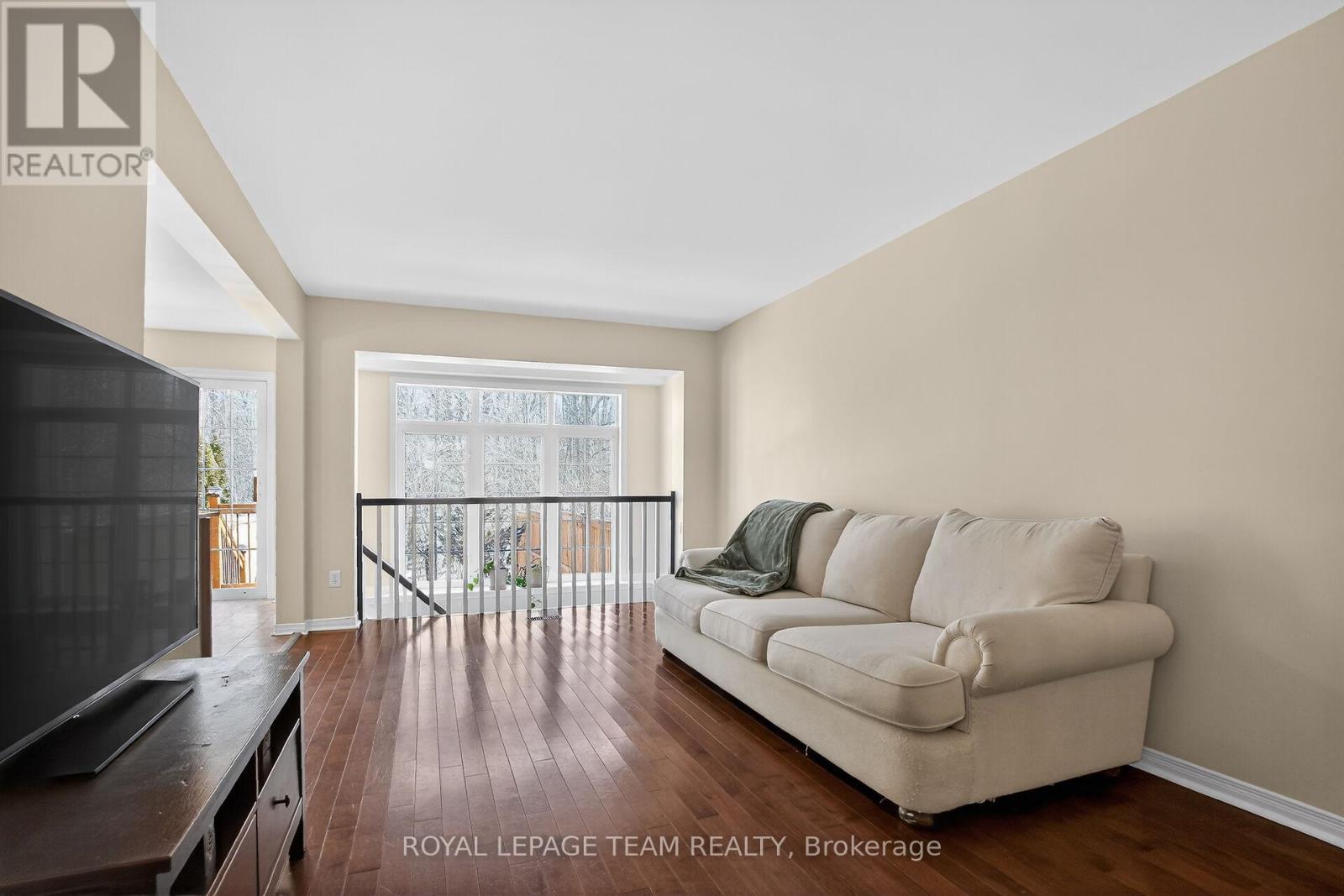 19 Goldthorpe Private, Ottawa, Ontario  K2J 5L6 - Photo 8 - X12930228