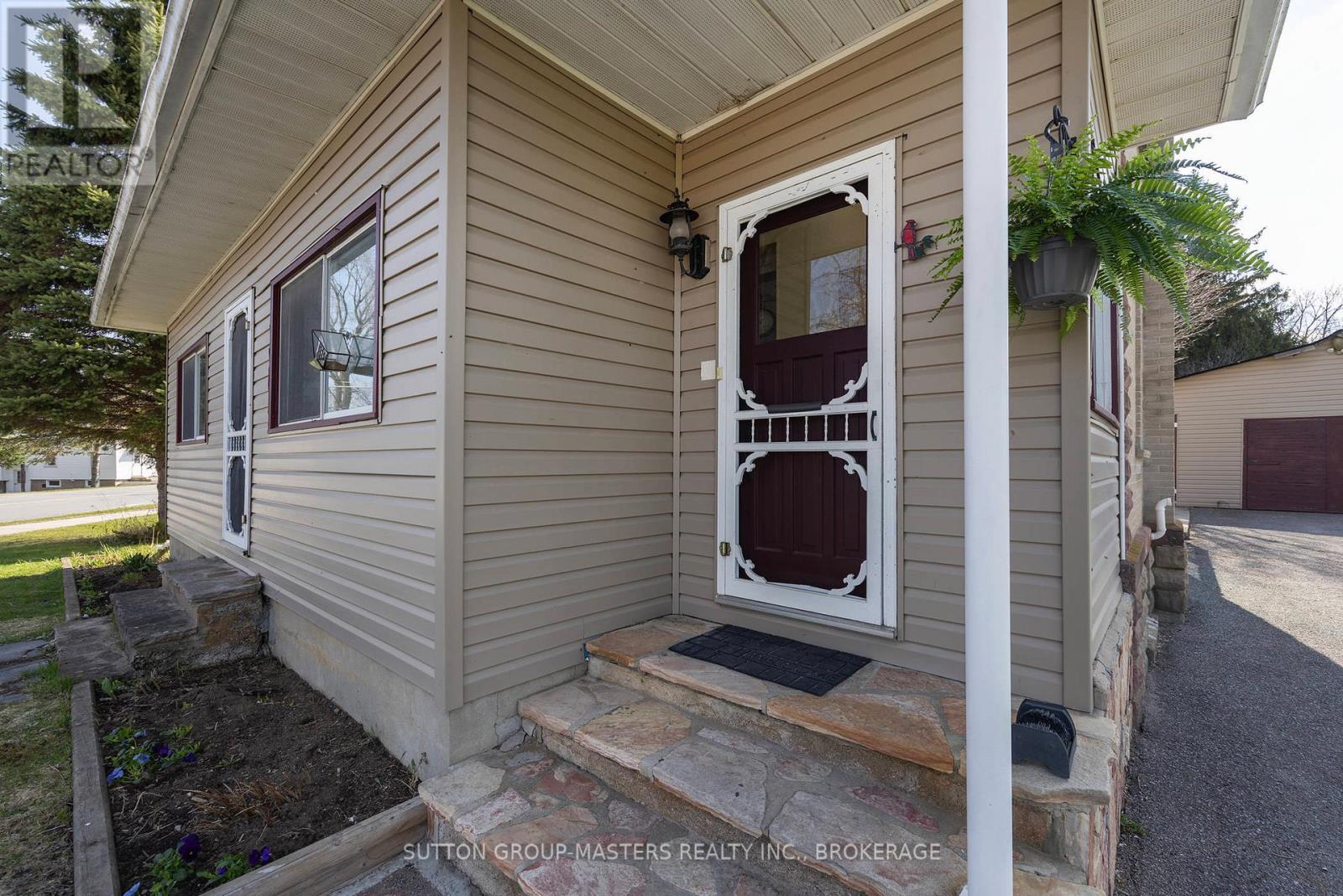 177 Main Street, Leeds And The Thousand Islands, Ontario  K0H 2N0 - Photo 3 - X13039188