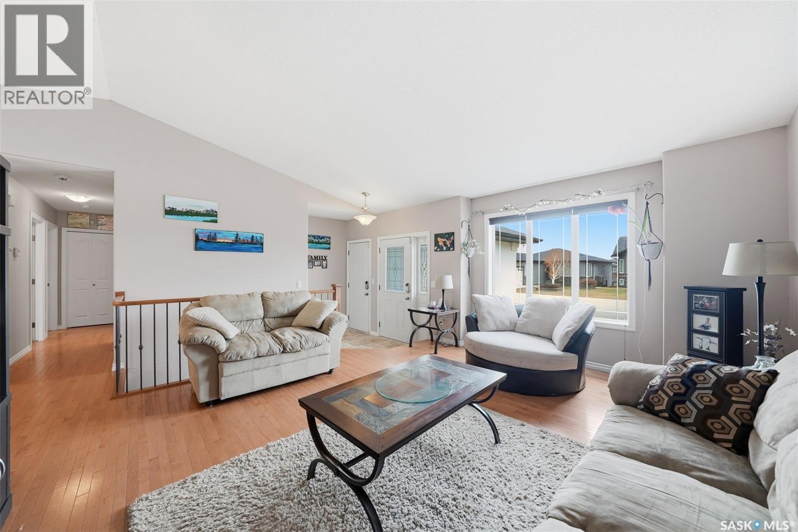 311 Mckague Crescent, Saskatoon, Saskatchewan  S7R 0A9 - Photo 5 - SK033760