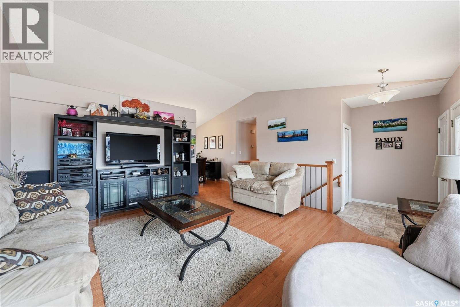 311 Mckague Crescent, Saskatoon, Saskatchewan  S7R 0A9 - Photo 6 - SK033760