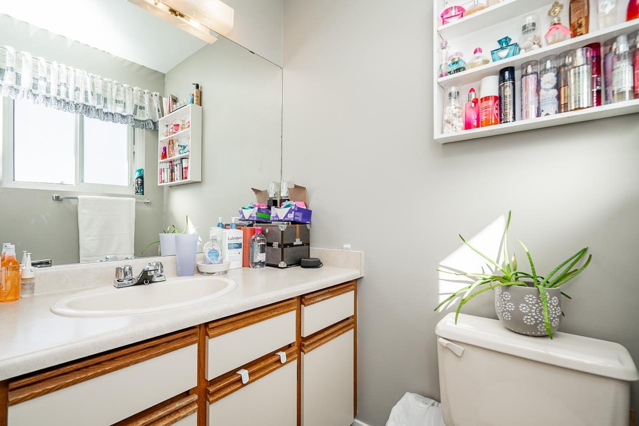 17254 62a Avenue, Surrey, British Columbia  V3S 6V5 - Photo 17 - R3115377