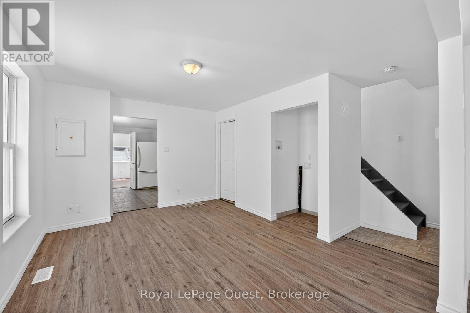 55 Elgin Street, Orillia, Ontario  L3V 1S1 - Photo 10 - S13039262