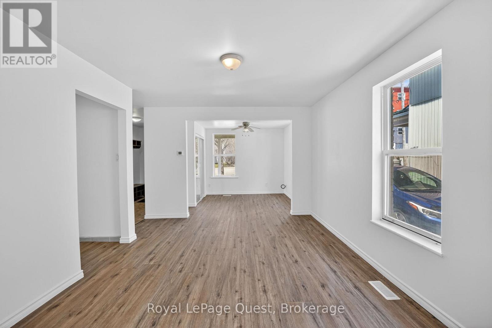 55 Elgin Street, Orillia, Ontario  L3V 1S1 - Photo 11 - S13039262