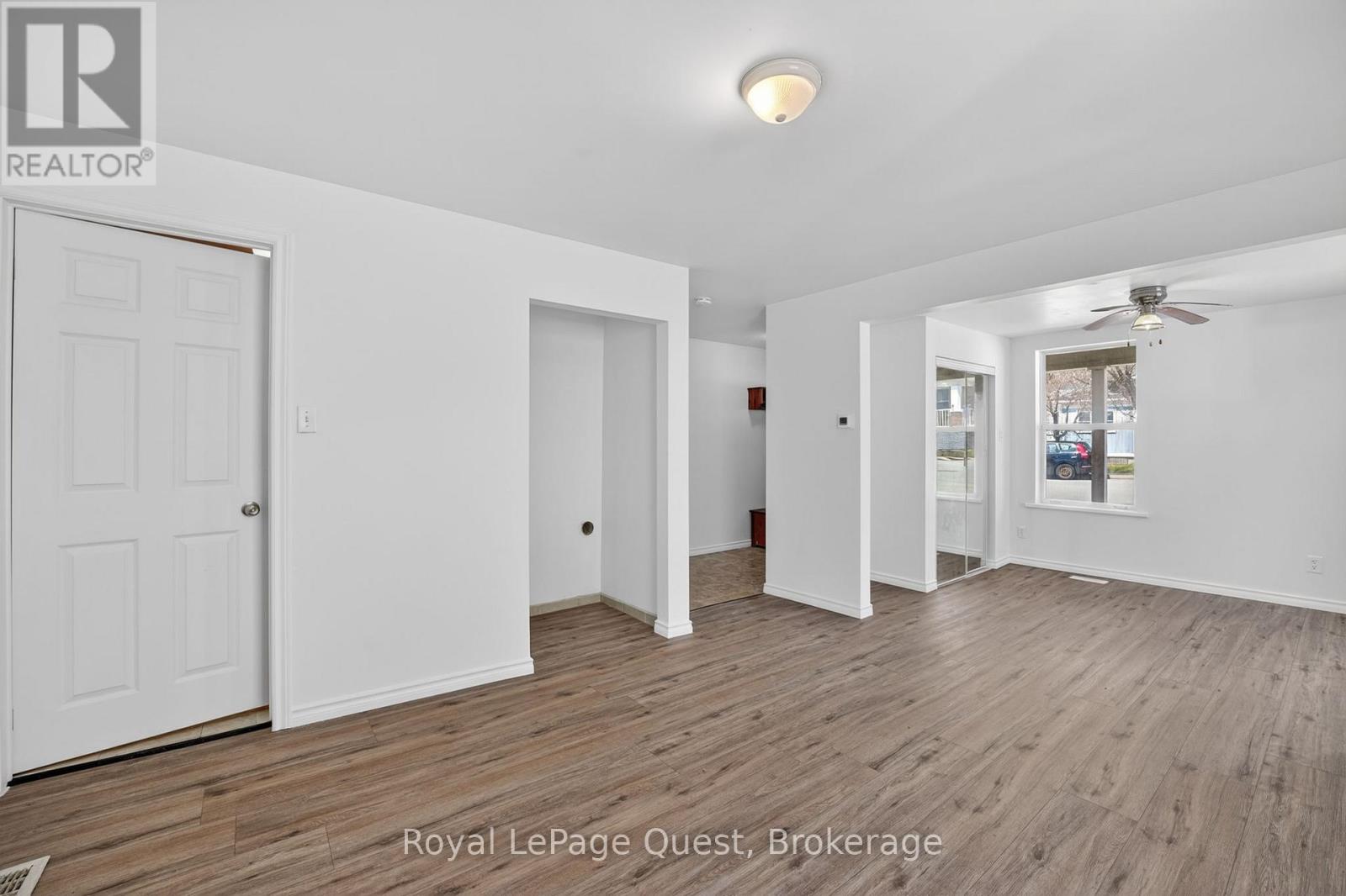 55 Elgin Street, Orillia, Ontario  L3V 1S1 - Photo 12 - S13039262