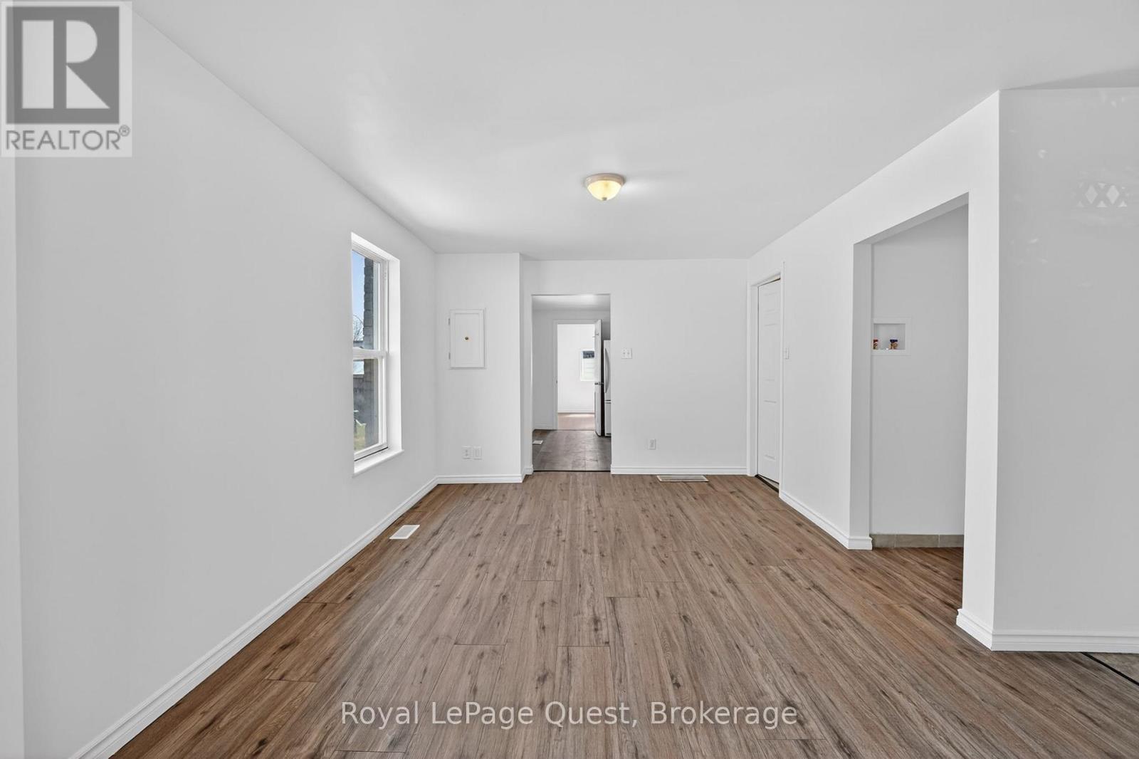 55 Elgin Street, Orillia, Ontario  L3V 1S1 - Photo 9 - S13039262