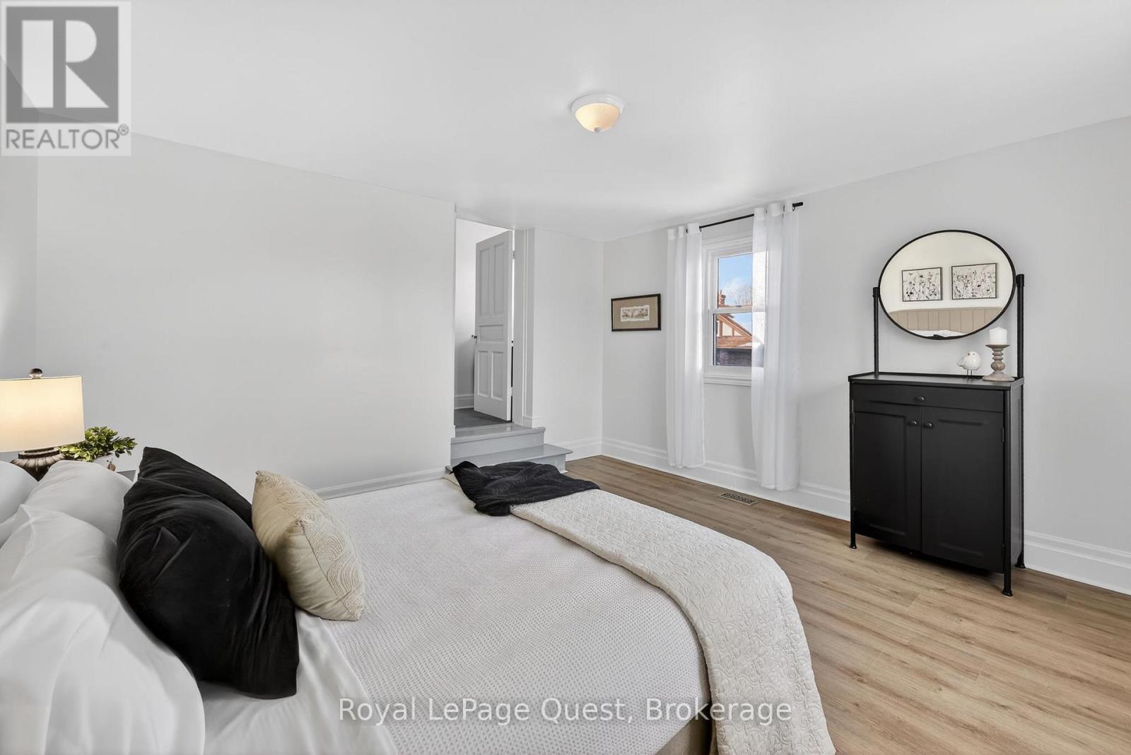 109 Brant Street E, Orillia, Ontario  L3V 1Z3 - Photo 35 - S13039266