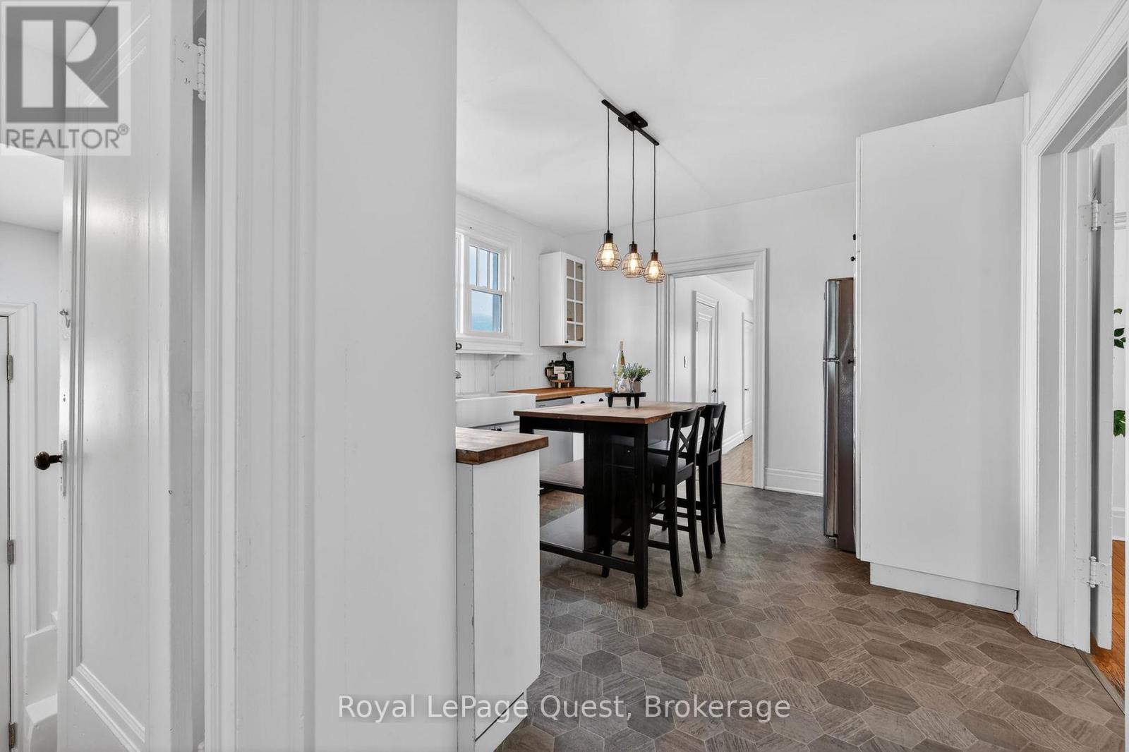 109 Brant Street E, Orillia, Ontario  L3V 1Z3 - Photo 7 - S13039266